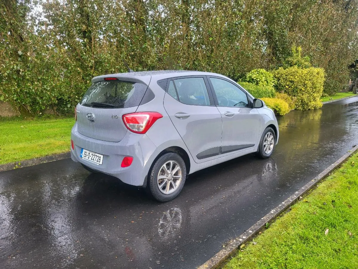 HYUNDA  I10   DELUXE  LOW KMS - Image 2