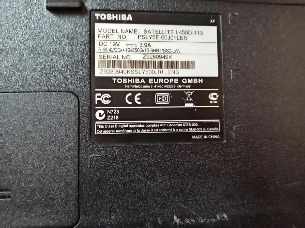 Laptop - Image 4