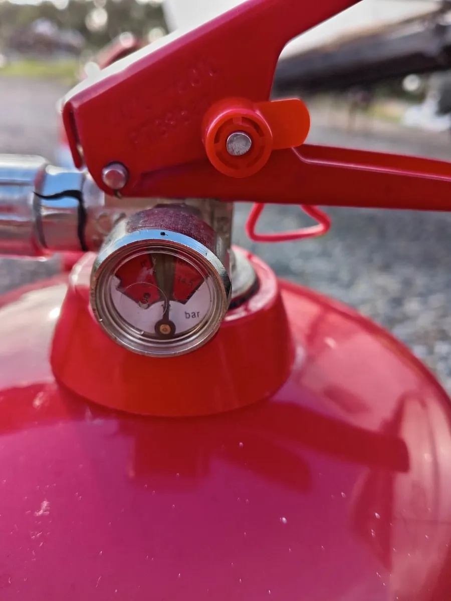 Fire extinguisher - Image 1