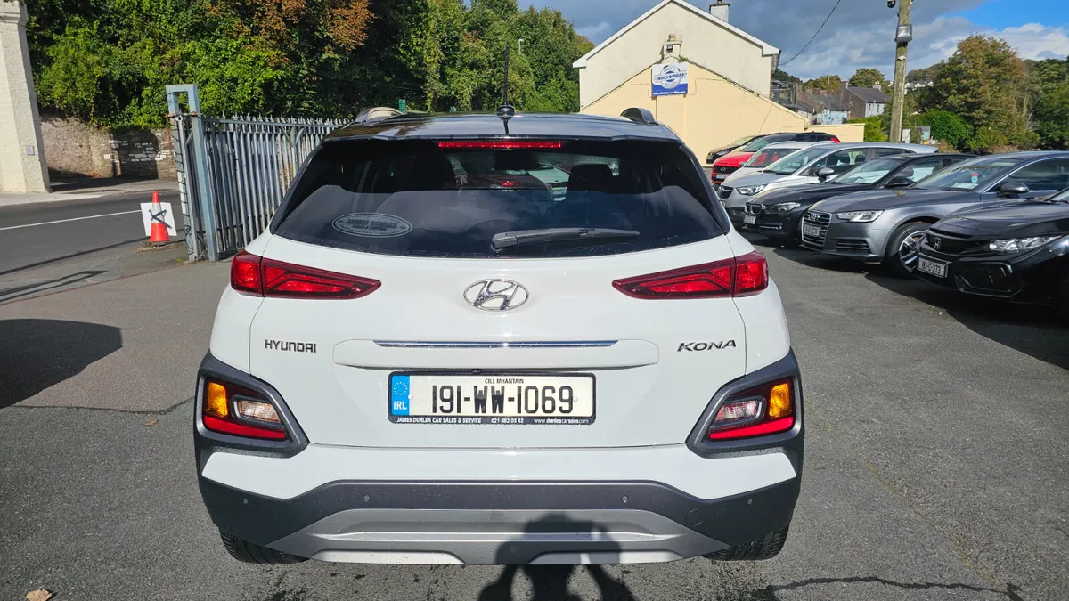 Hyundai KONA 2019  1.0 T-GDI Premium Two Tone Roof - Image 4