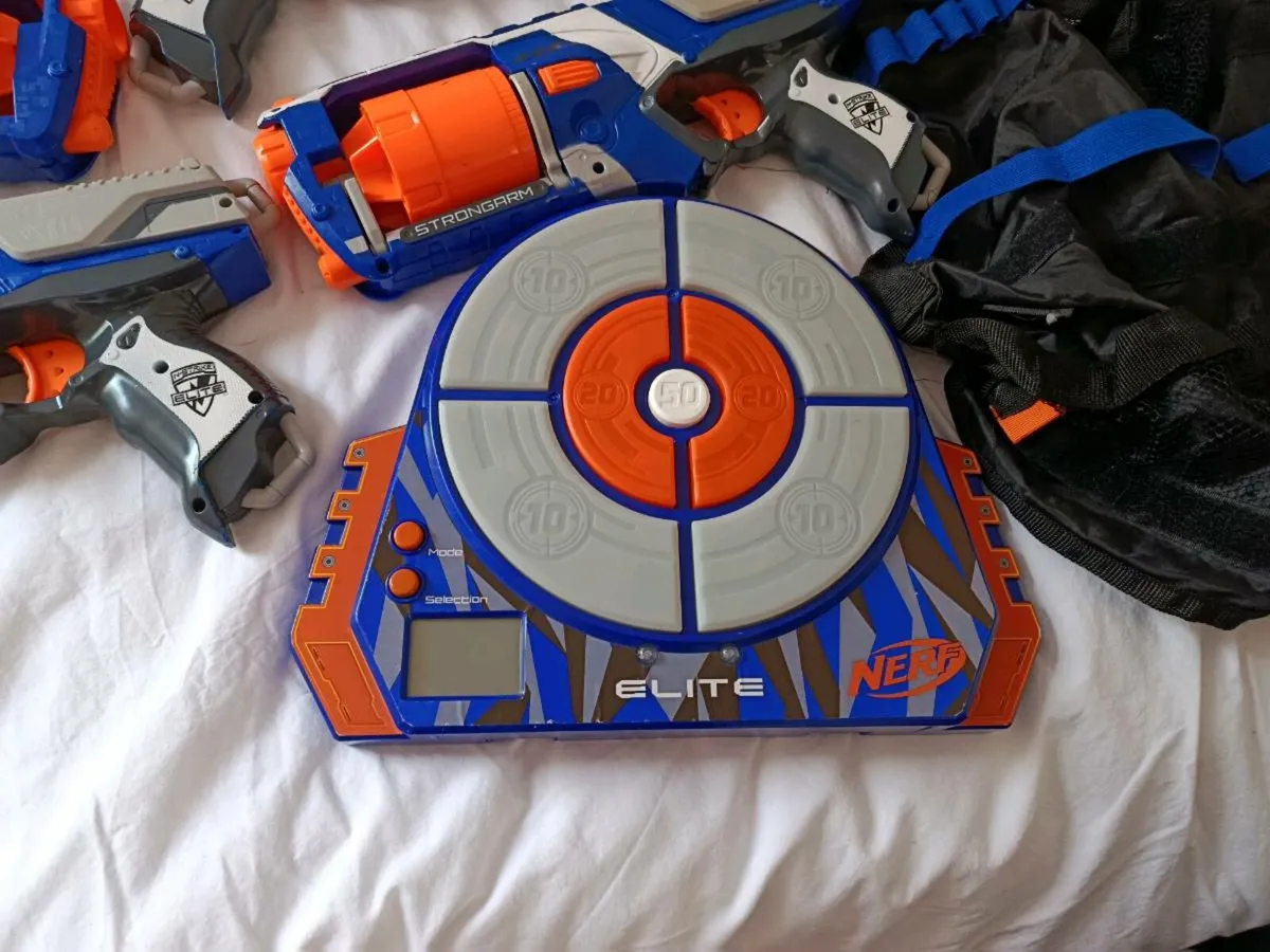 Nerf guns and jackets - Image 4