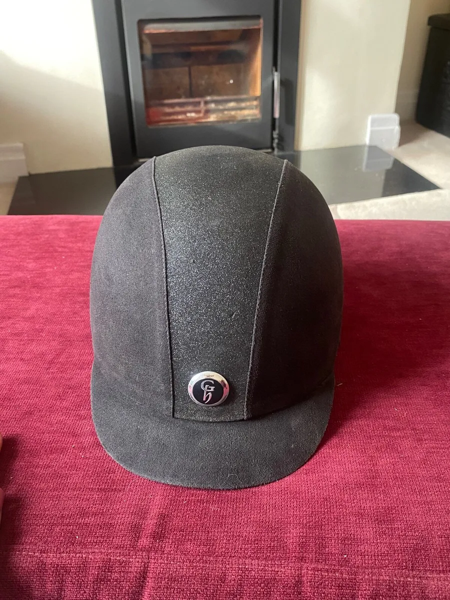 Gatehouse Jeunesse Horseriding helmet. - Image 1