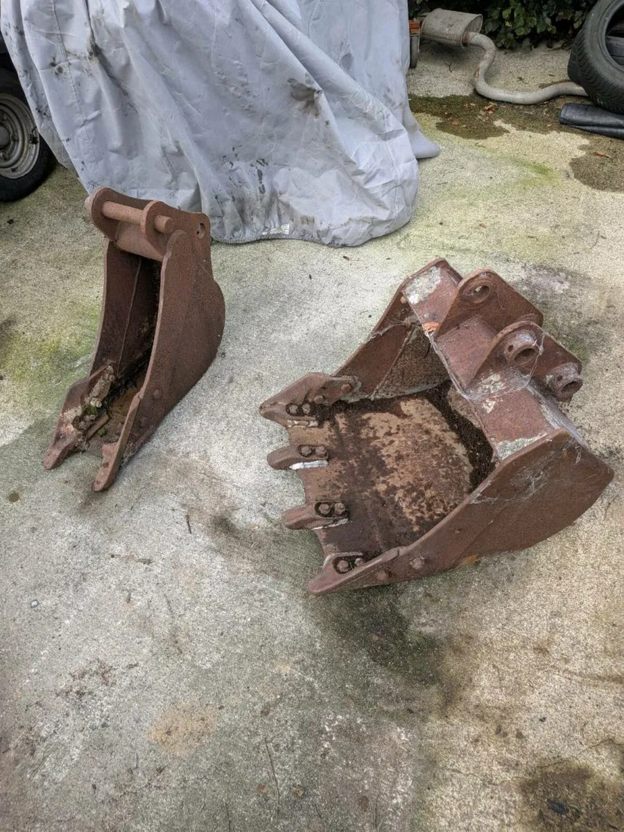 3 ton ton mini digger buckets - Image 1