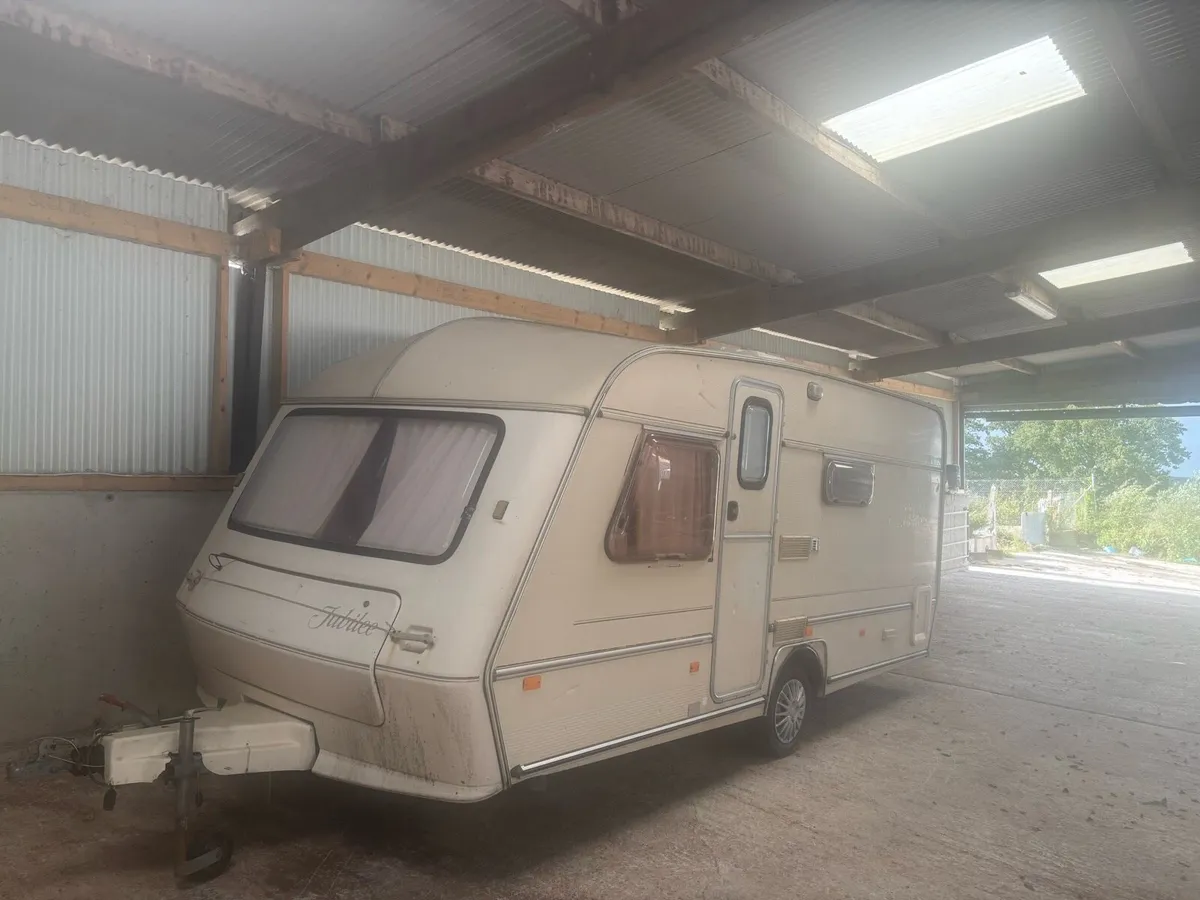 Caravan - Image 1