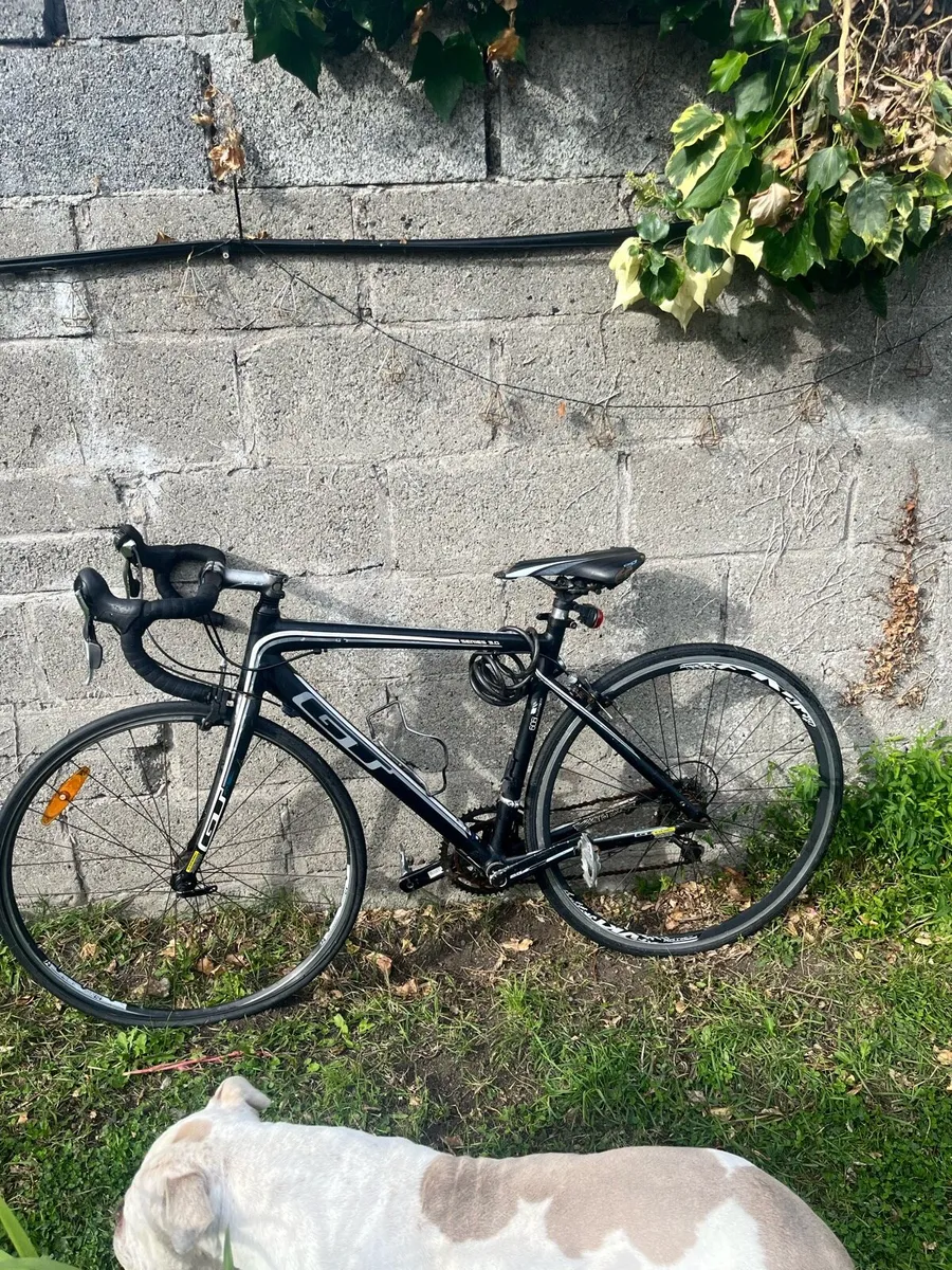 Road bike - Image 1