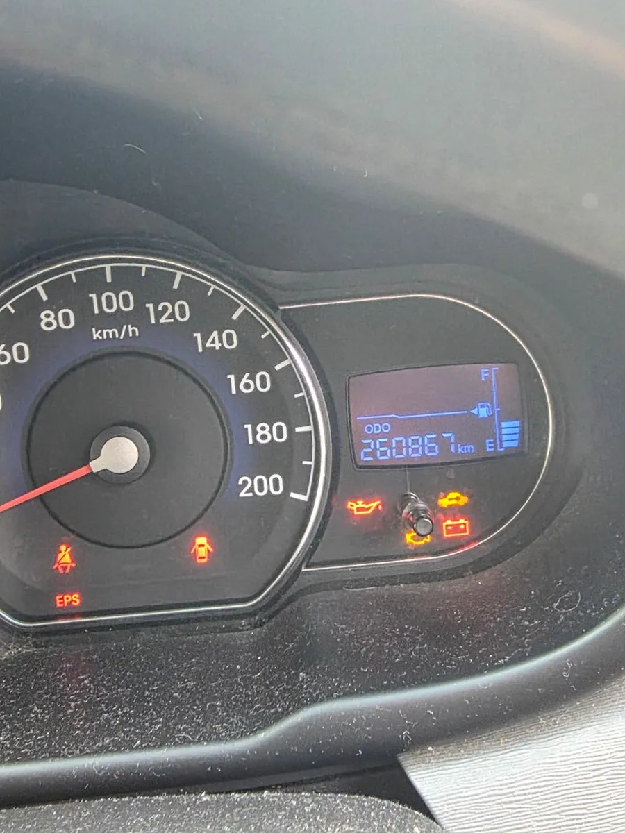Hyundai i10 2011 - Image 2