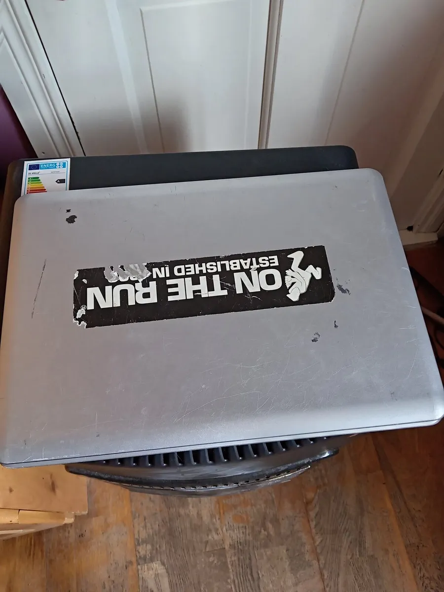 Laptop - Image 2