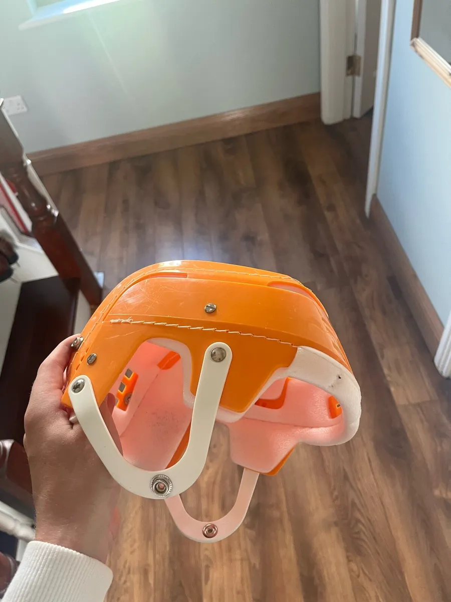Gola hurling helmet - Image 3