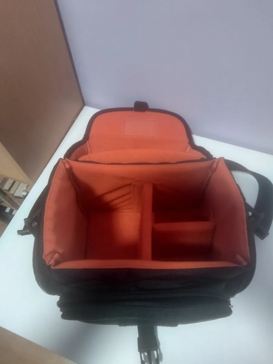 Nikon D80 with 28 to 300 zoom lense - Image 4