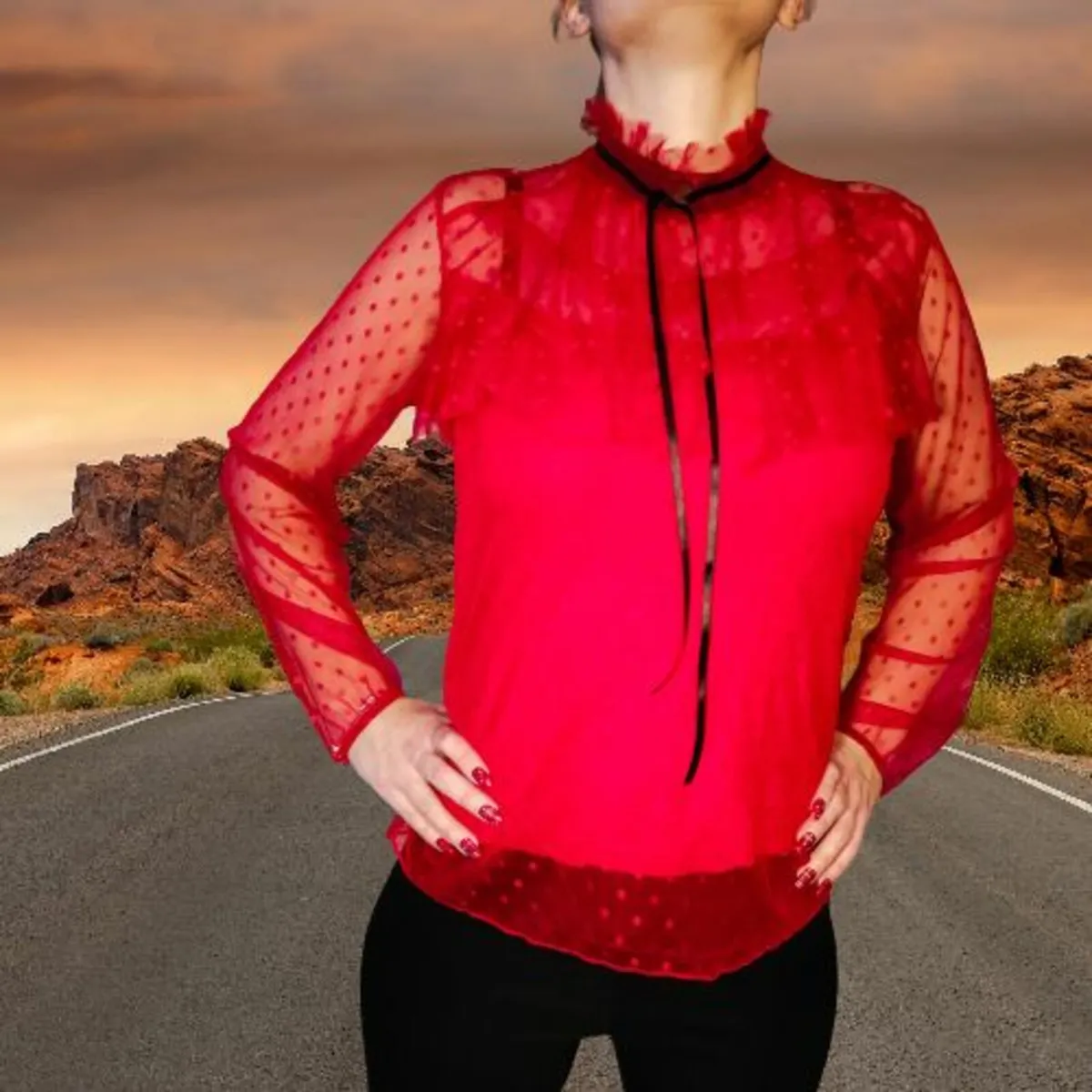 Lace blouse with a bow at the neck - Image 4