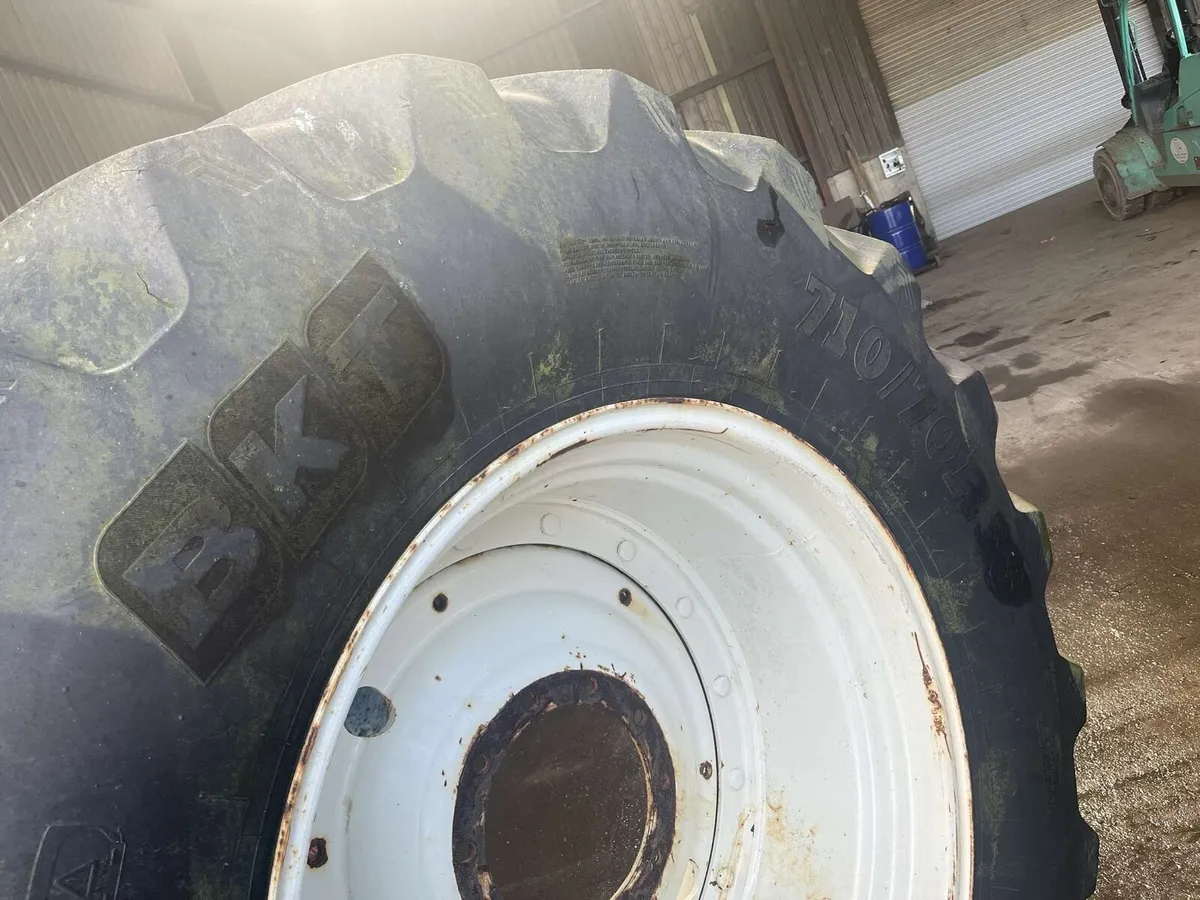 New Holland Rims & Tyres - Image 4