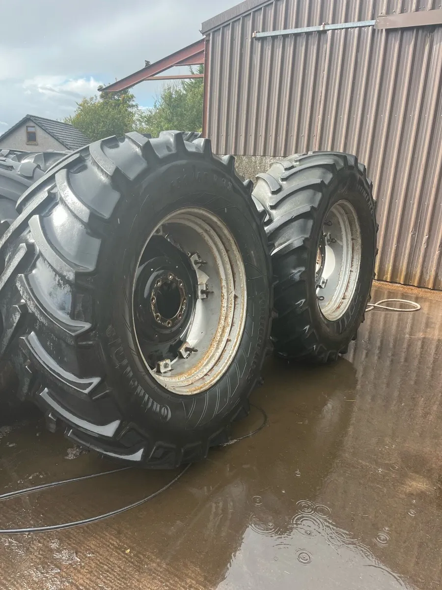 650/65x38 tyres - Image 2