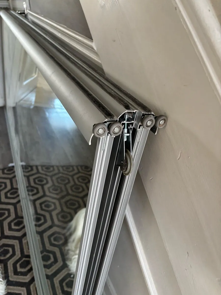 Sliderobes Doors & rails - Image 4