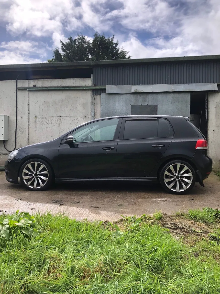 Volkswagen Golf 2010 - Image 2