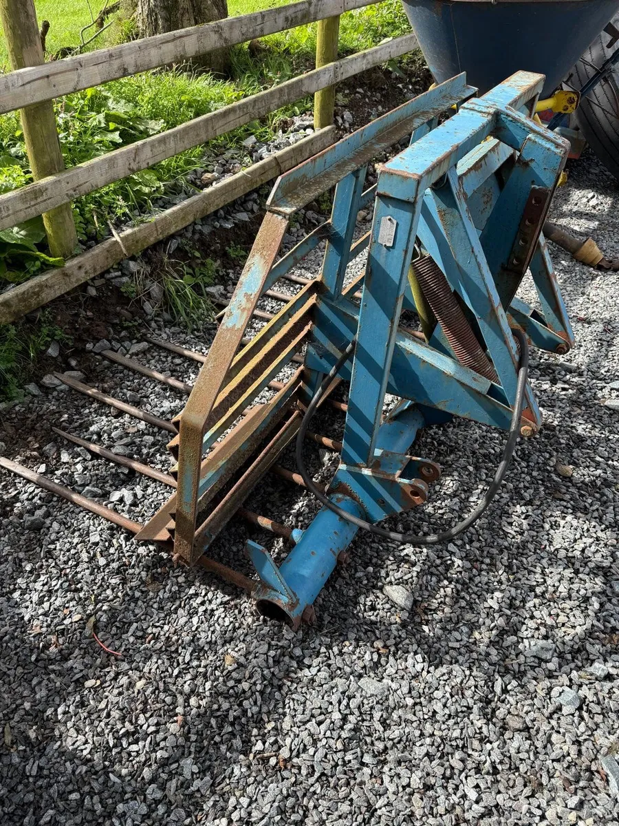 6 foot buck rake - Image 1