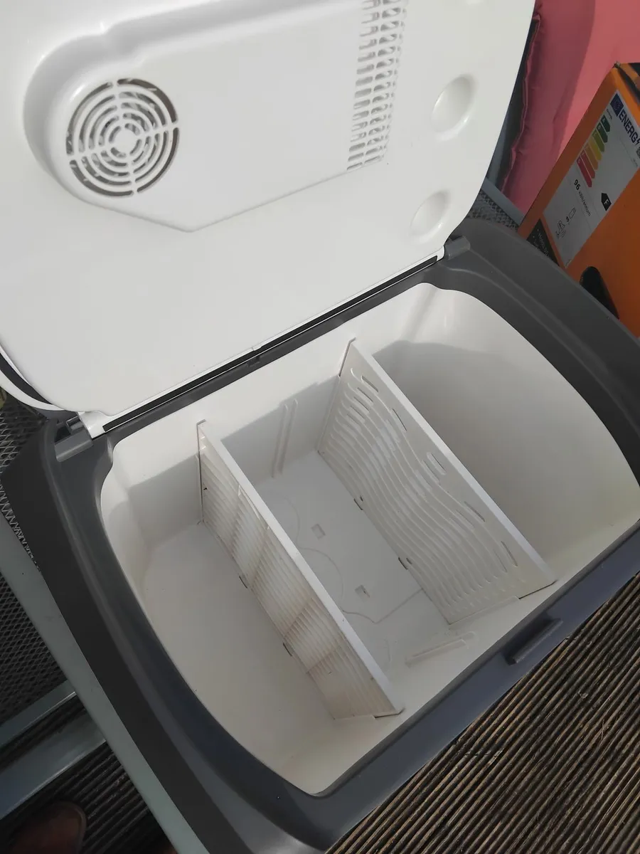 40 Ltr cool box - Image 1