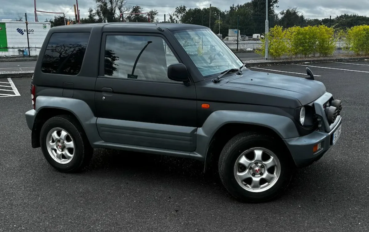 Mitsubishi Pajero Junior ZR-II 4x4 - Image 2