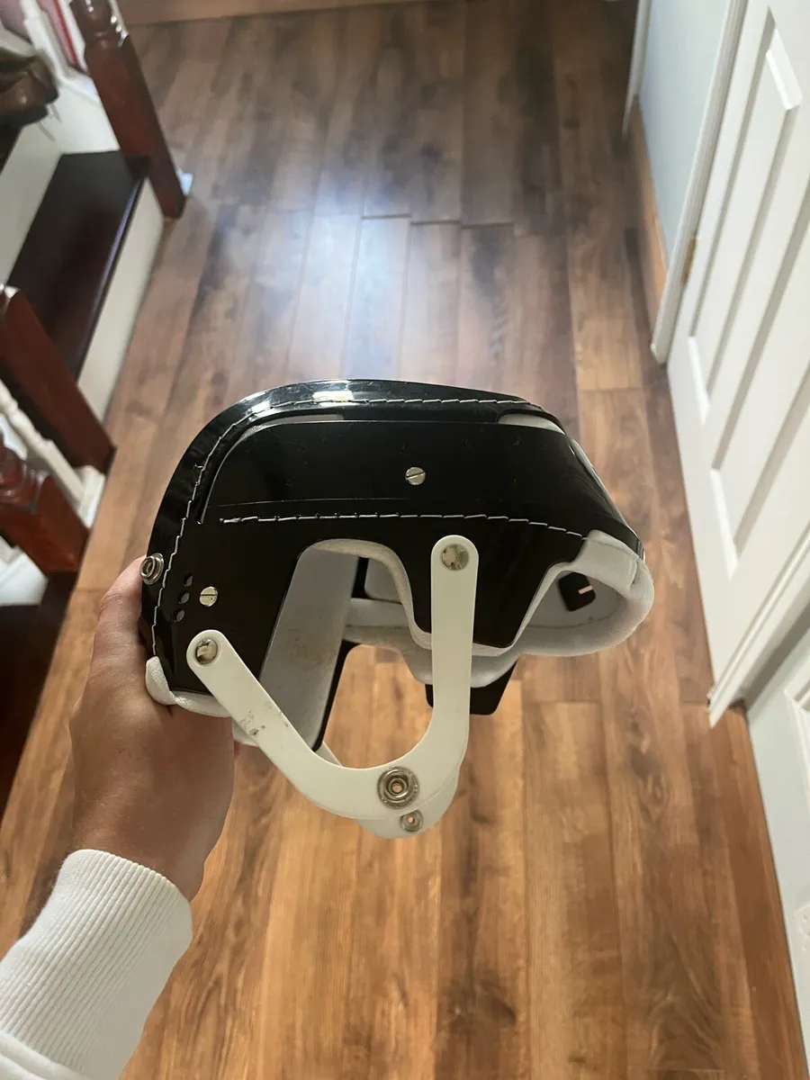Gola hurling helmet - Image 3