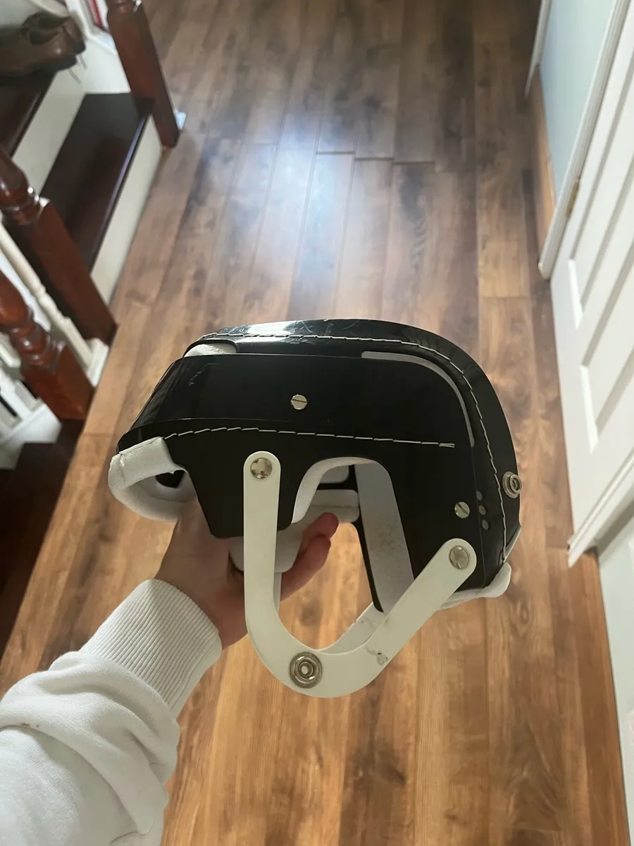 Gola hurling helmet - Image 4