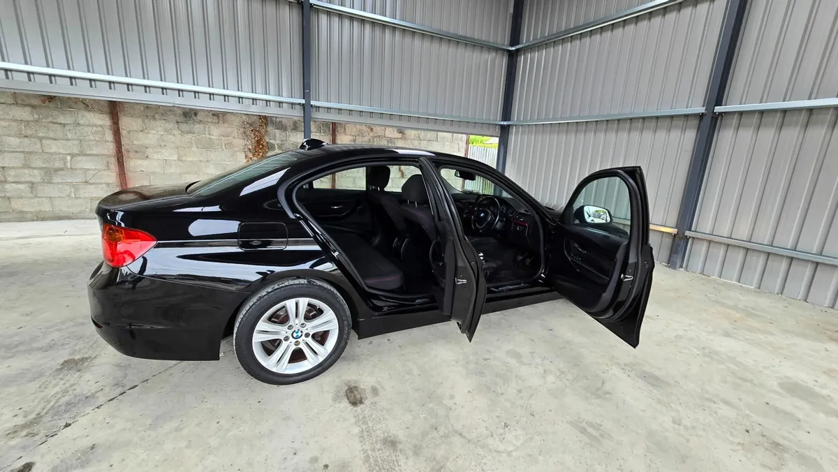 BMW 3-Series 2014 - Image 2