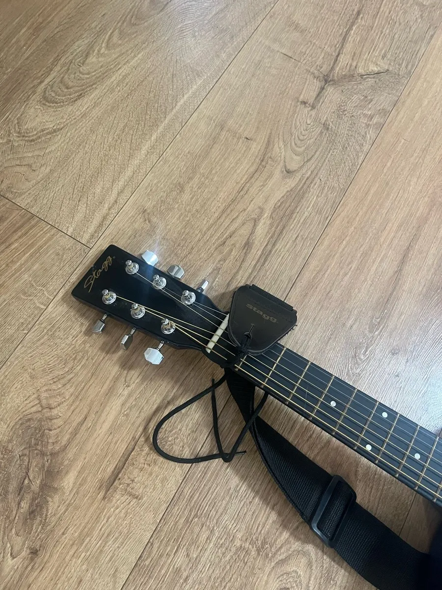 Guitar - Image 4
