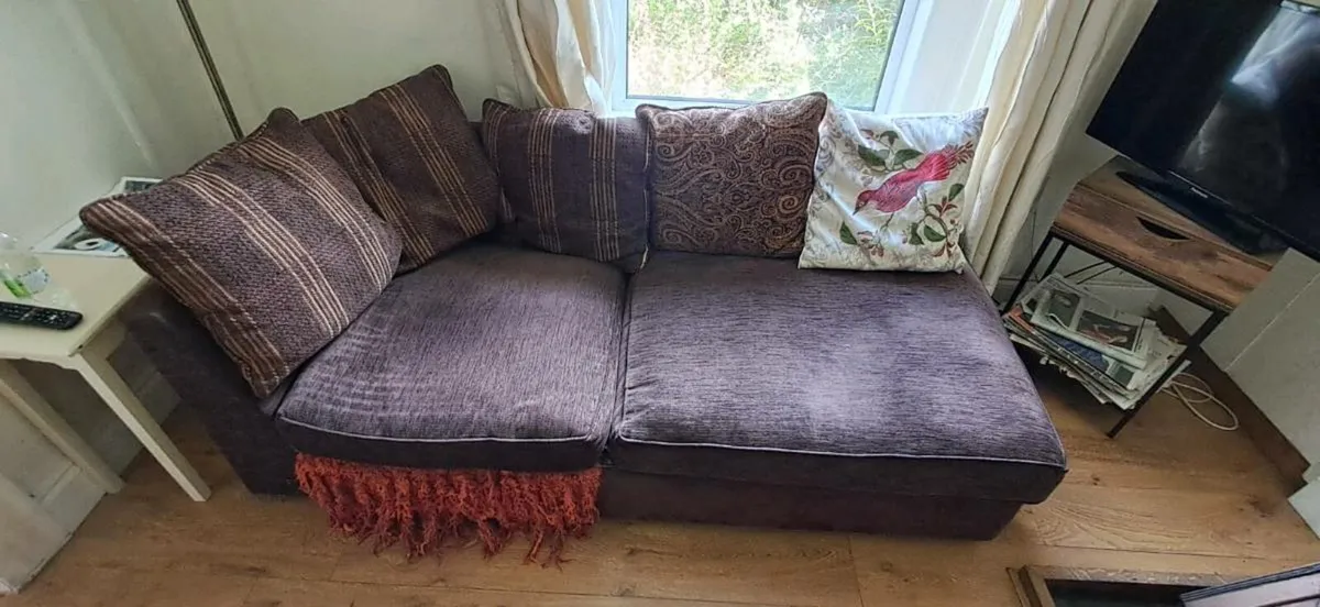 Sofa. - Image 1