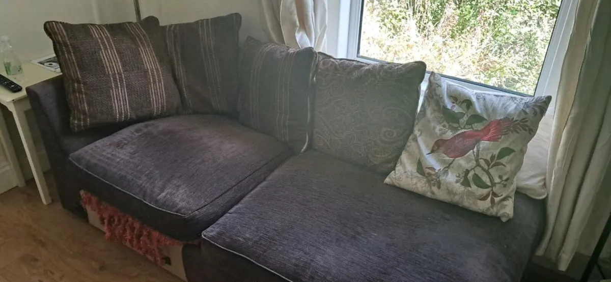 Sofa. - Image 2