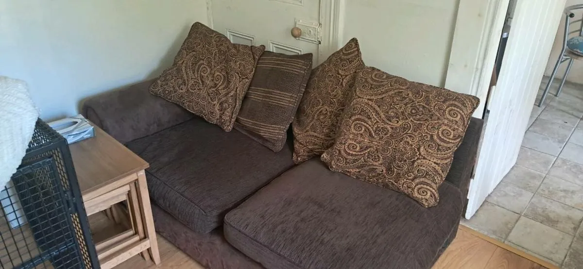 Sofa. - Image 3