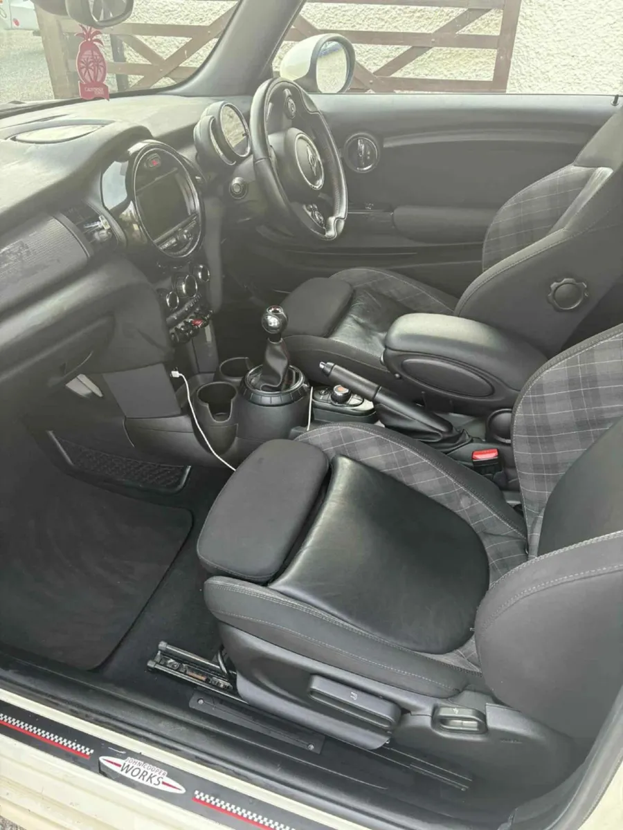 Mini Cooper 2016 with JCW kit - Image 2