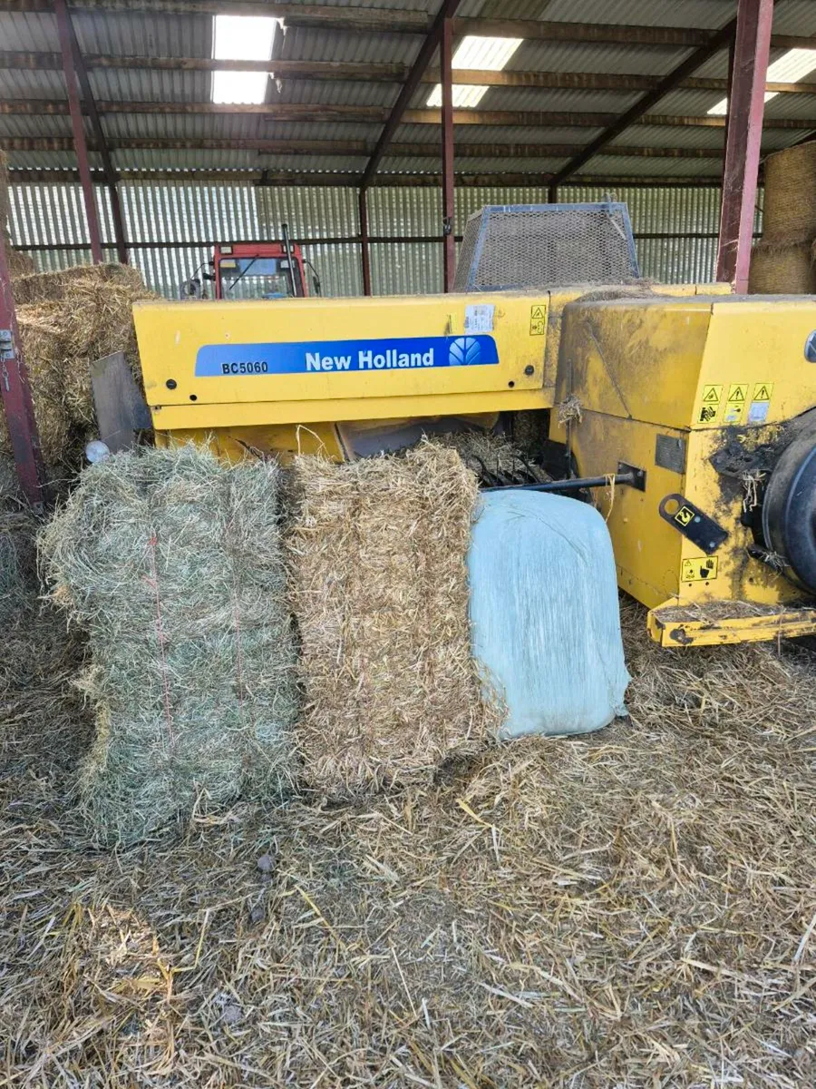 Square bales of Haylage, hay and straw - Image 1