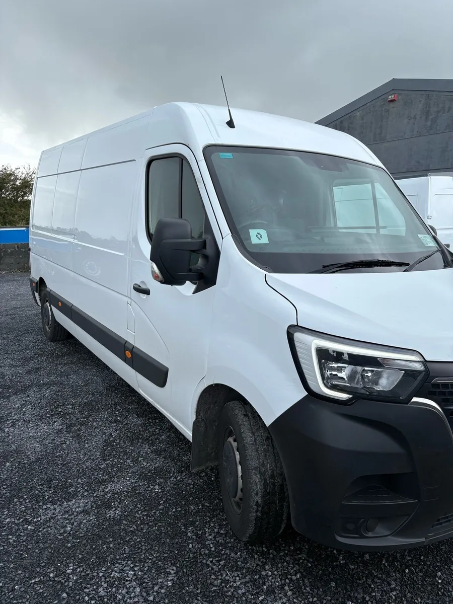 2024 Renault Master - Image 2