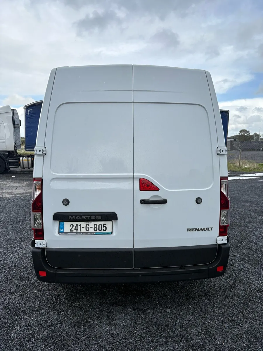 2024 Renault Master - Image 4