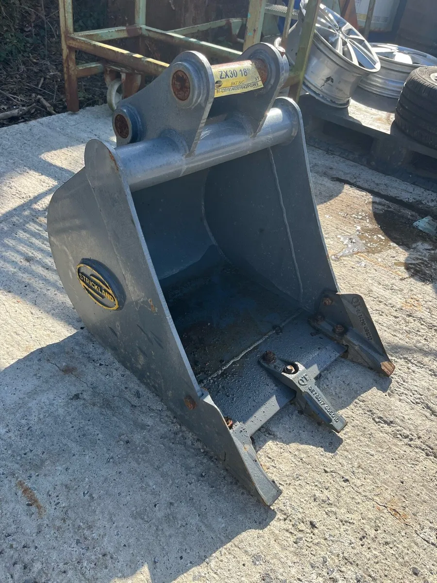 New Strickland digging bucket - Image 1