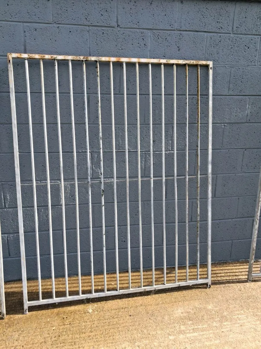 Dog pen - Image 2