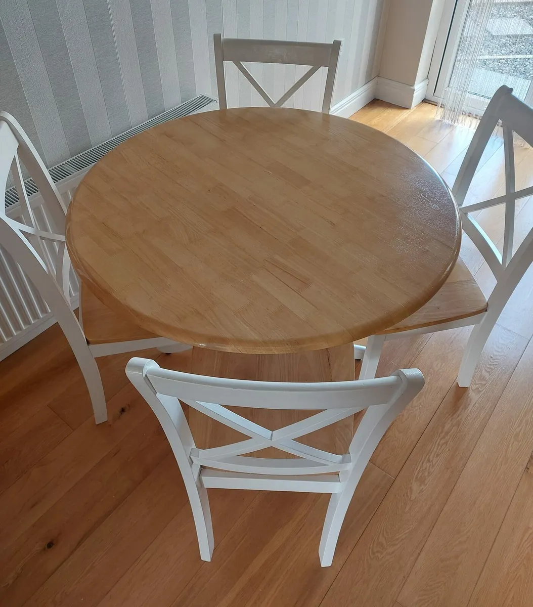 Table and Chairs - Image 2
