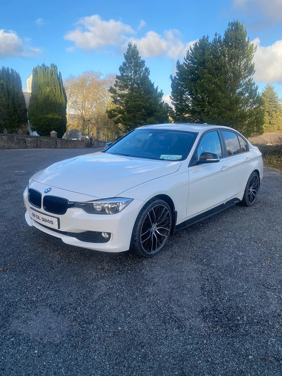 BMW 320d - Image 1