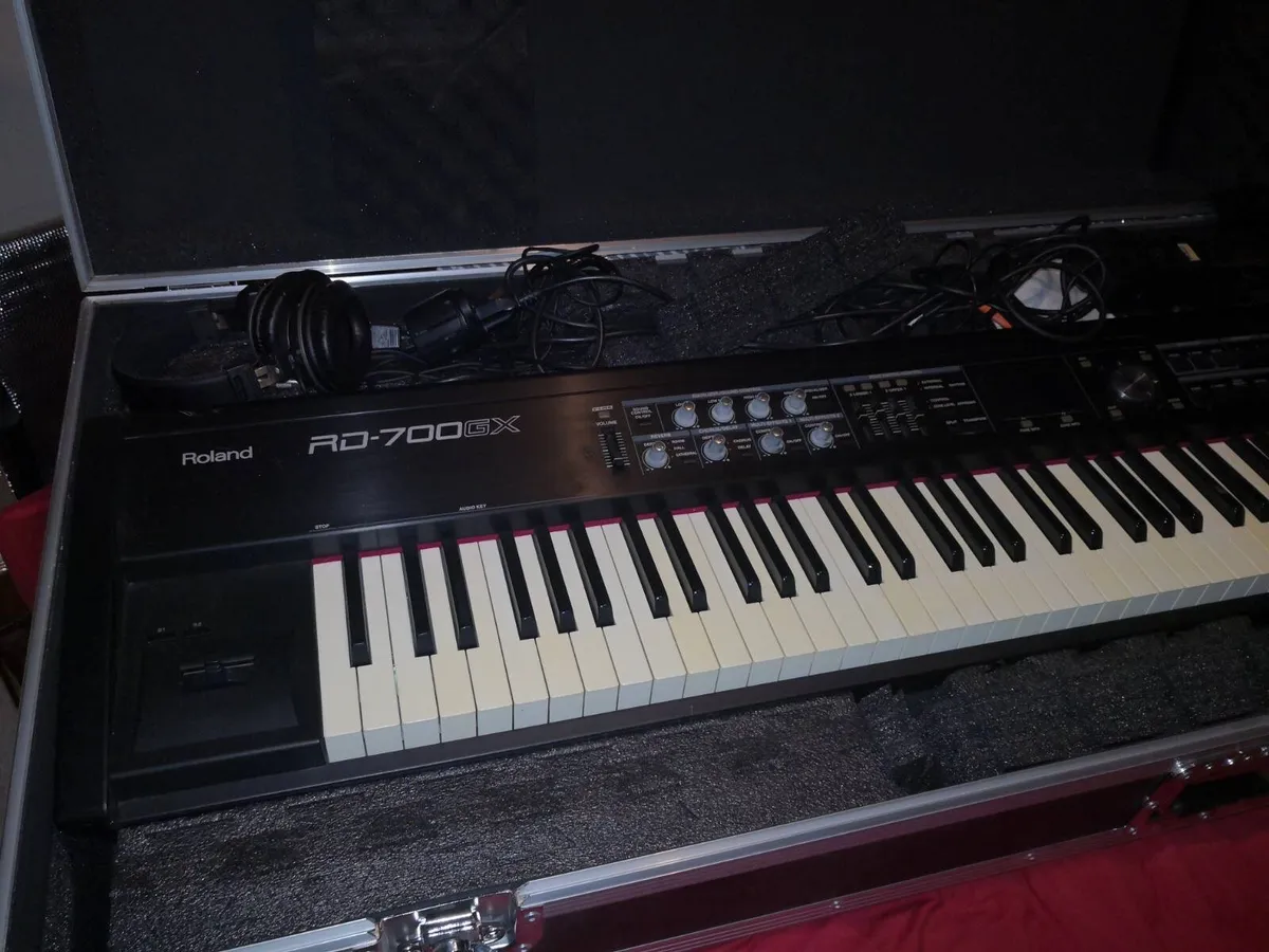 Roland RD700GX Keyboard 88 Keys - Image 1