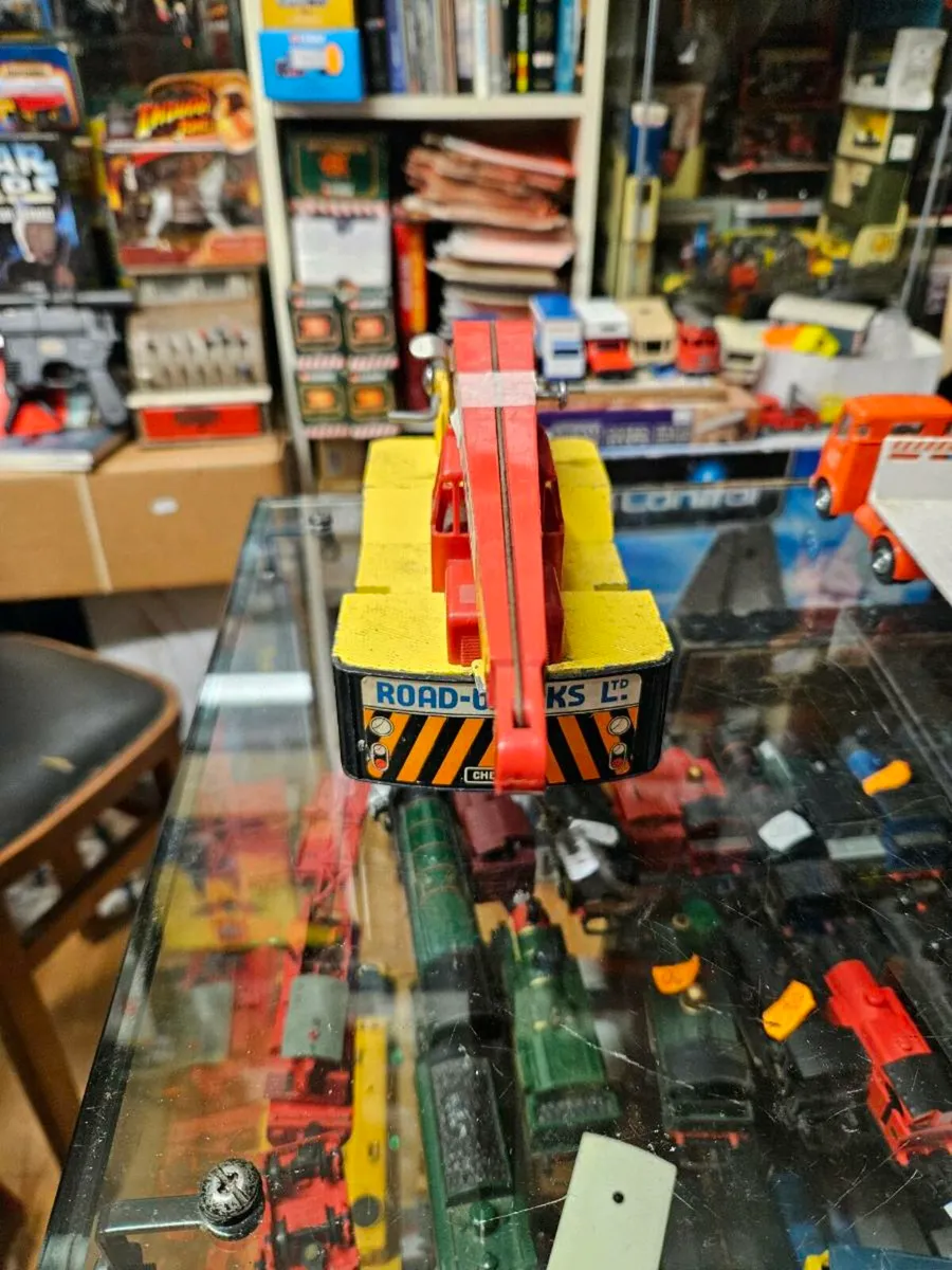 Vintage Triang Crane - Image 3