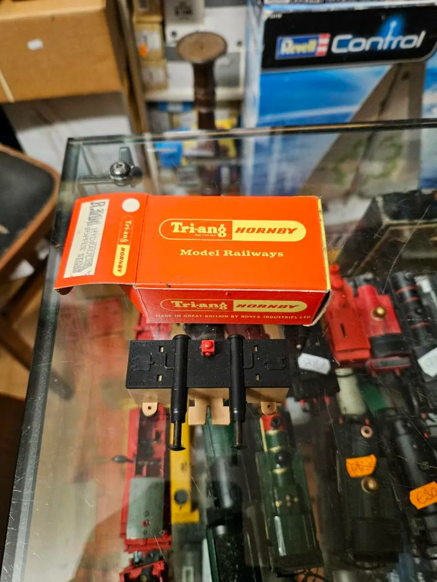 Hornby OO Gauge Hydraulic Buffer Stop - Image 3