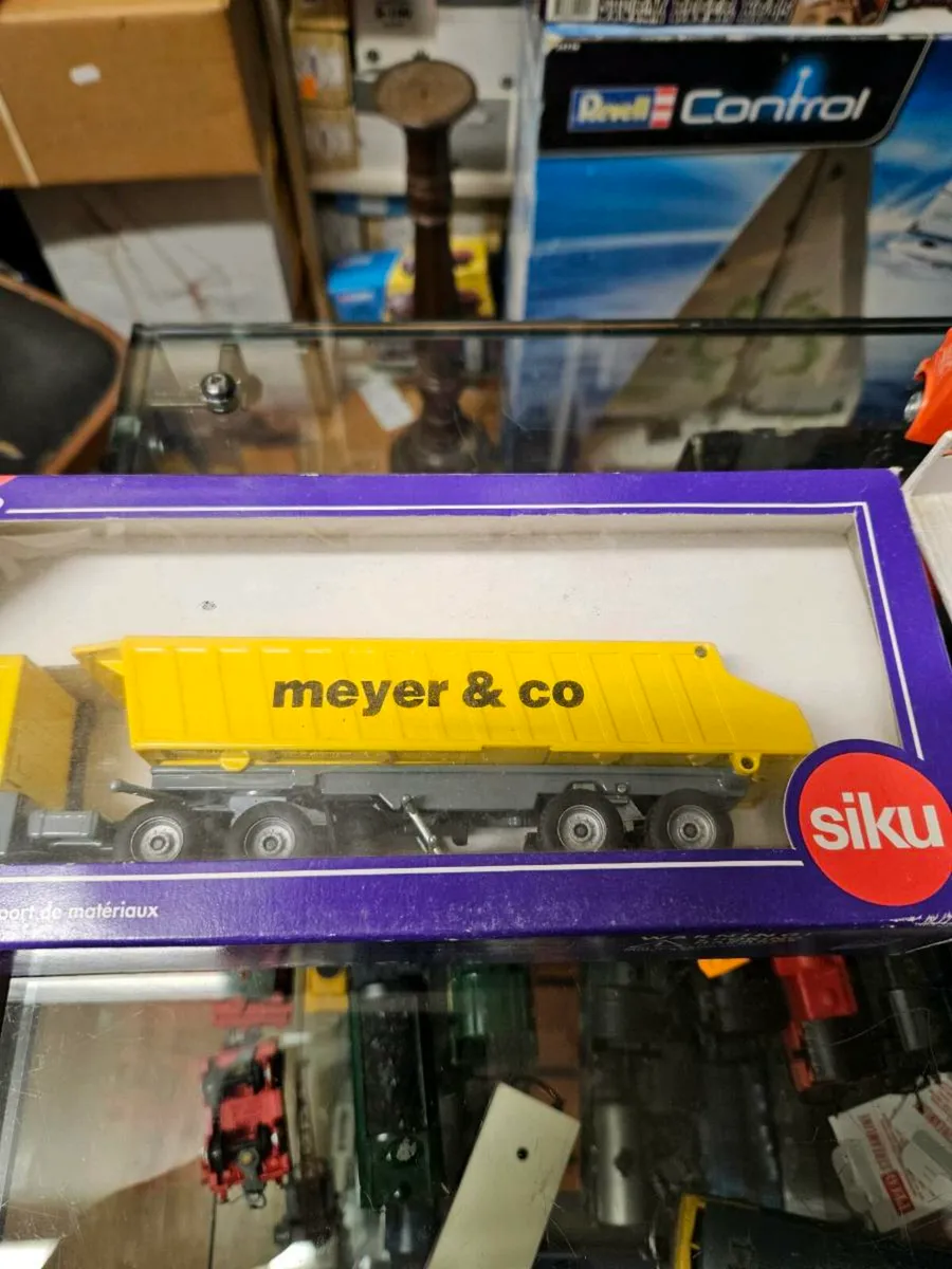 Corgi Siku Mercedes Tractor Unit and Trailer - Image 3
