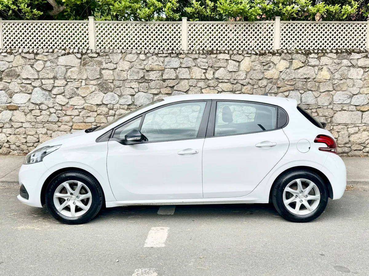 Peugeot 208 2017!! 1.2L ACTIVE !!! - Image 4