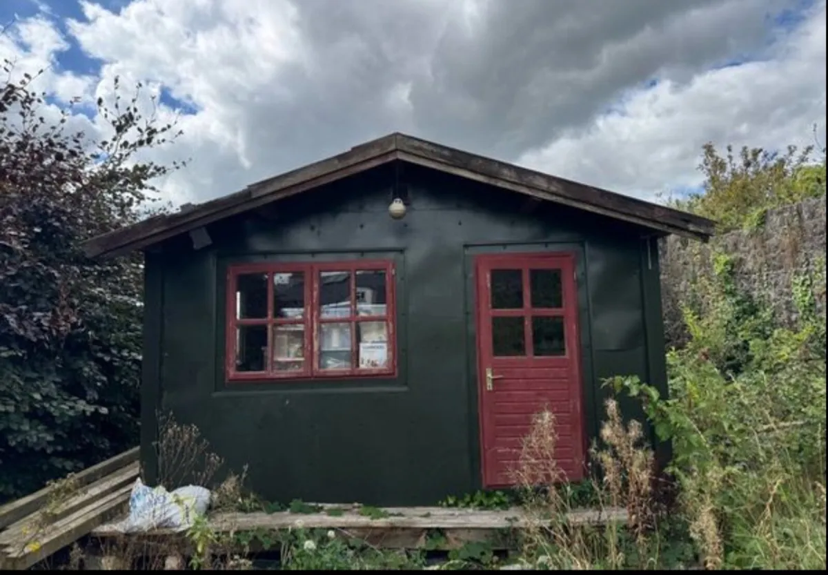 Timber shed - Image 1