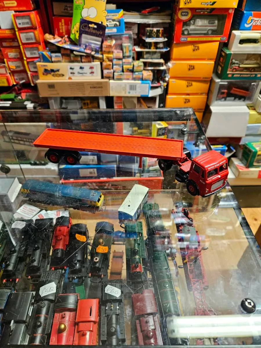 Corgi Truck and Trailer - Image 1