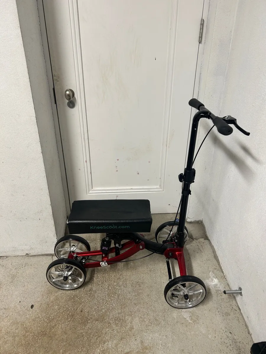 Knee walker/ scooter with brake - Image 3