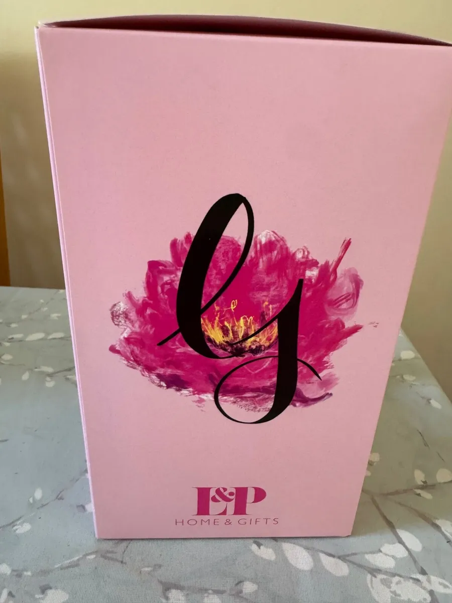 Lynsey Johnstone Hand Painted Gin Glass - Image 4