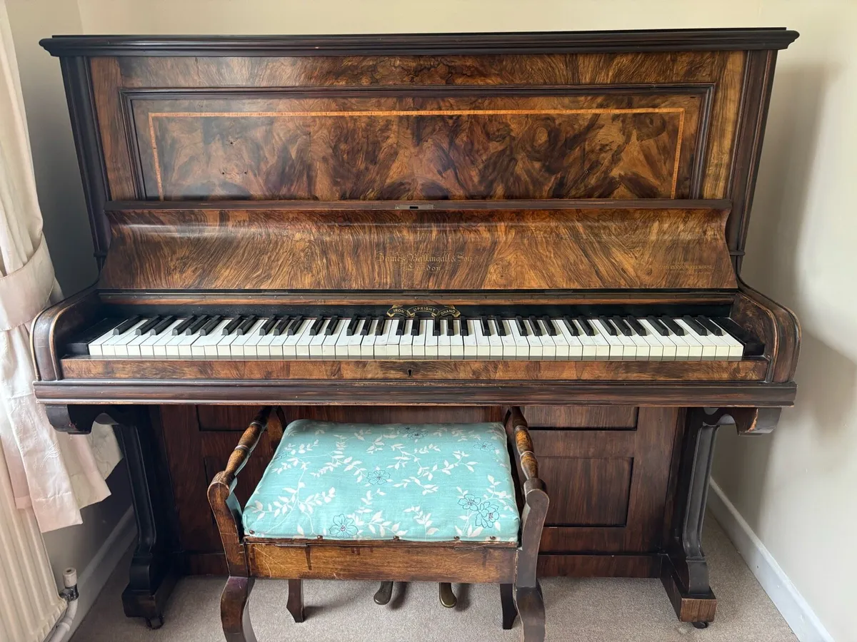 Piano - Image 1