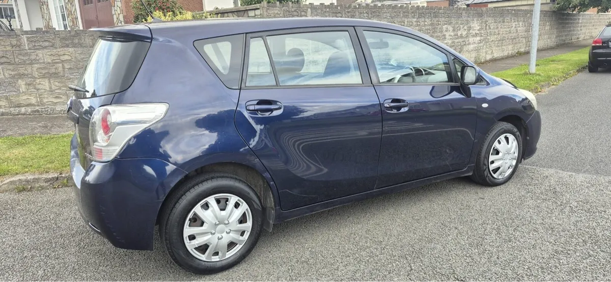 10 Toyota Verso NCTd 08/26 7 seater - Image 3