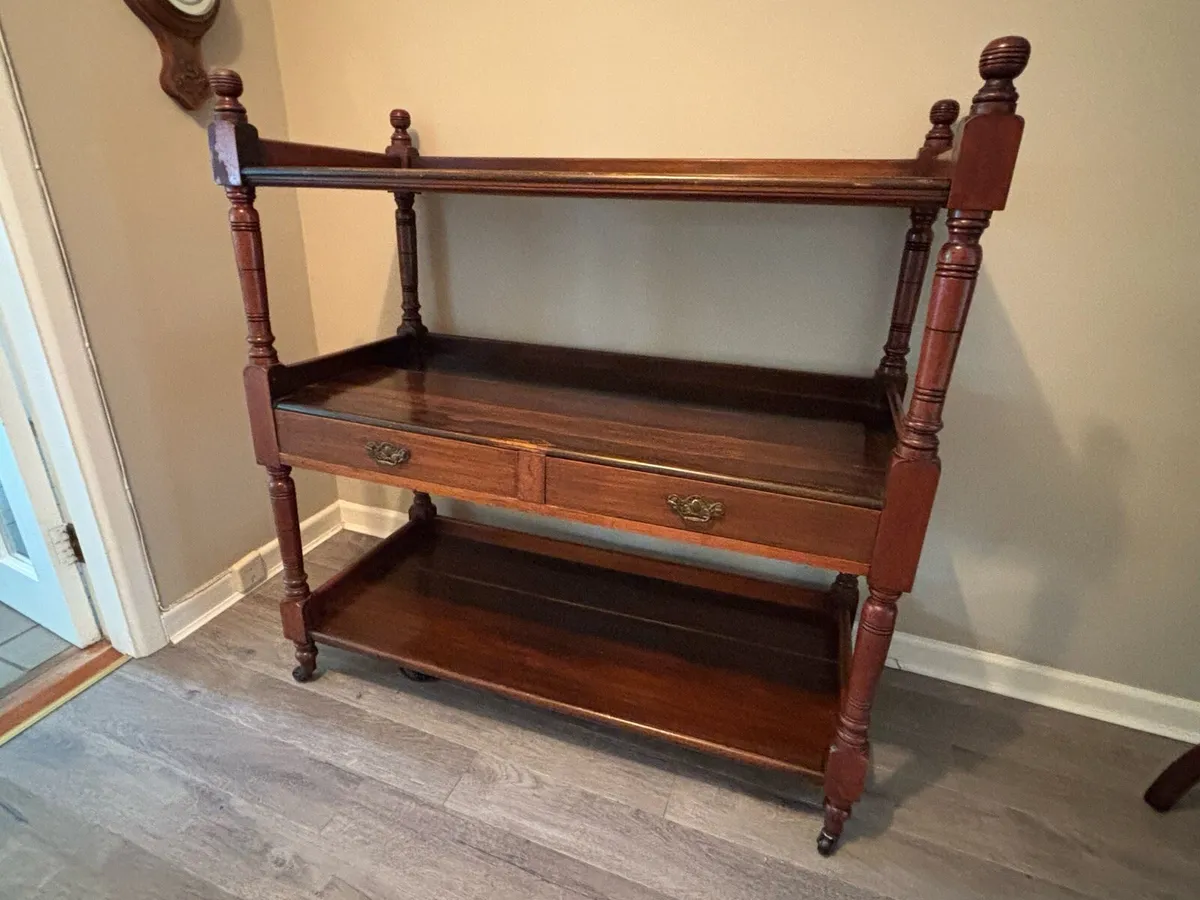 Dumb-waiter - Image 1