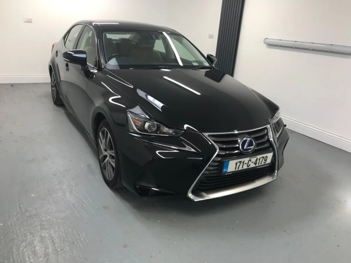 17 LEXUS IS 300H HYBRID /// FINANCE AVAILABLE - Image 2
