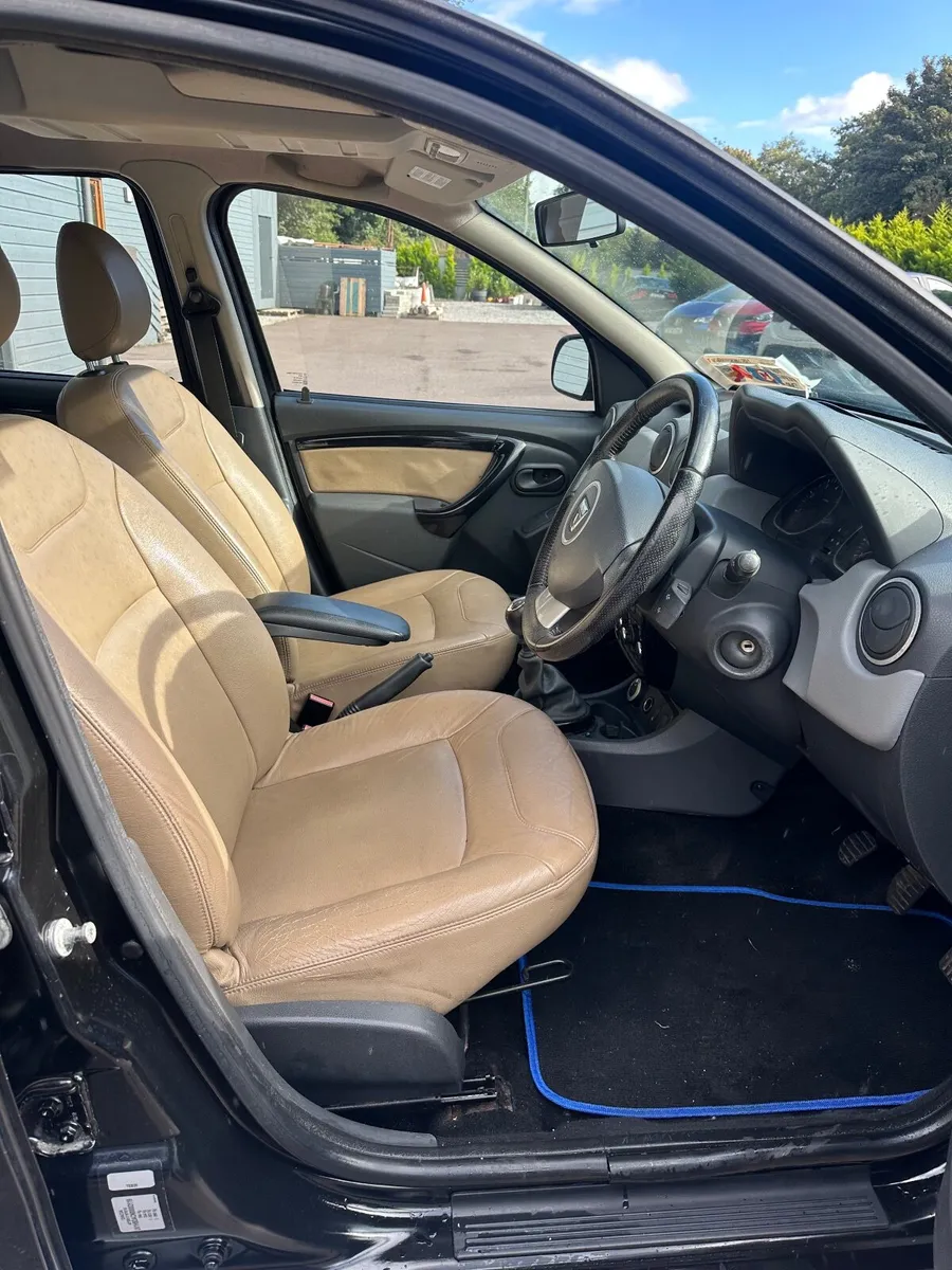 Dacia Duster 2014 Excellent condition  4wd - Image 4
